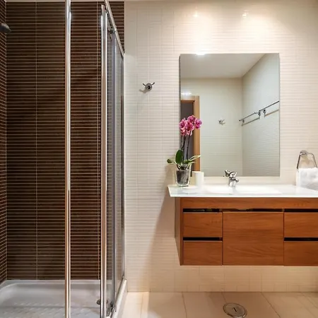 Privilege Dalia With Rooftop Pool, Village Marina - Olhão