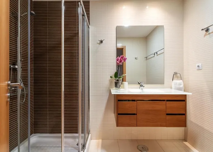 Privilege Dalia With Rooftop Pool, Village Marina - Olhão