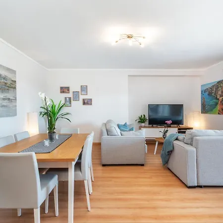 Appartement Privilege Dalia With Rooftop Pool, Village Marina -